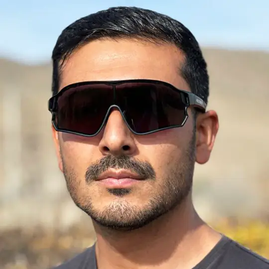 عینک فتوکرومیک راکبراس رنگ مشکی روبرو